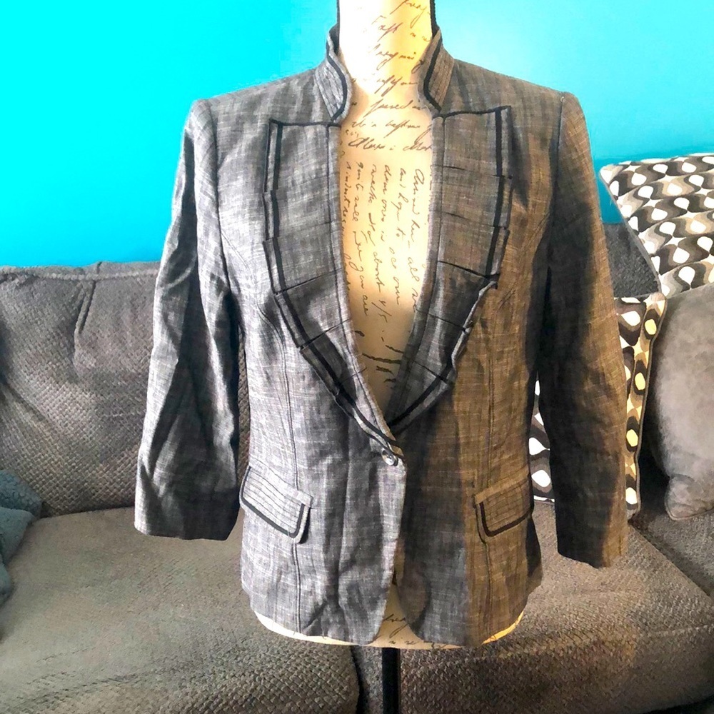 LAST CHANCE 💄 WHBM Gray Blazer, size 10